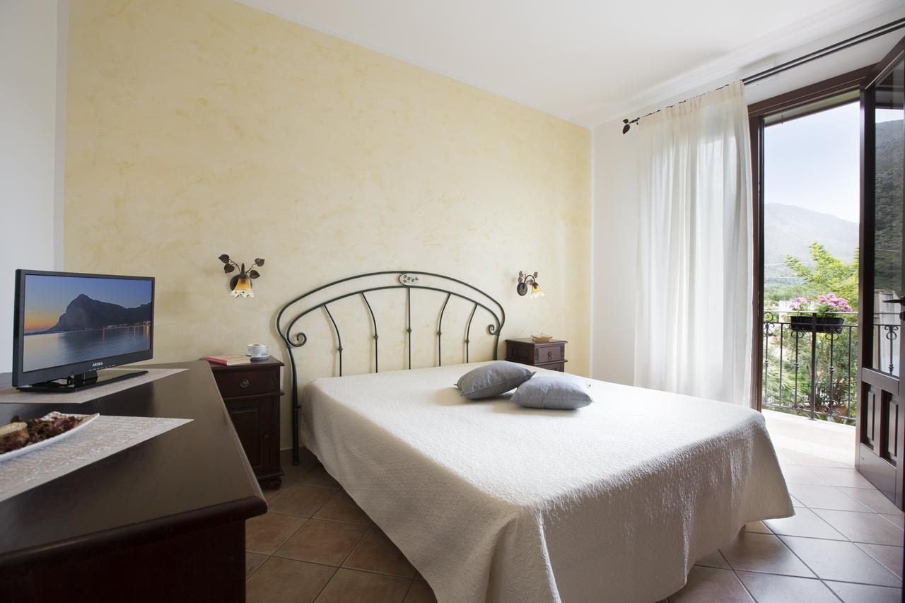 Hotel Cala Di Ponente Castelluzzo Exteriér fotografie
